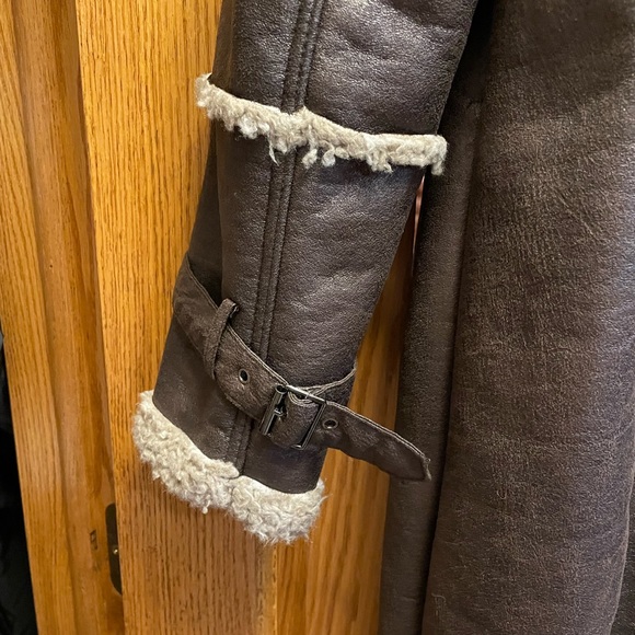 Kenneth Cole Sherpa lined Coat - Picture 5 of 5